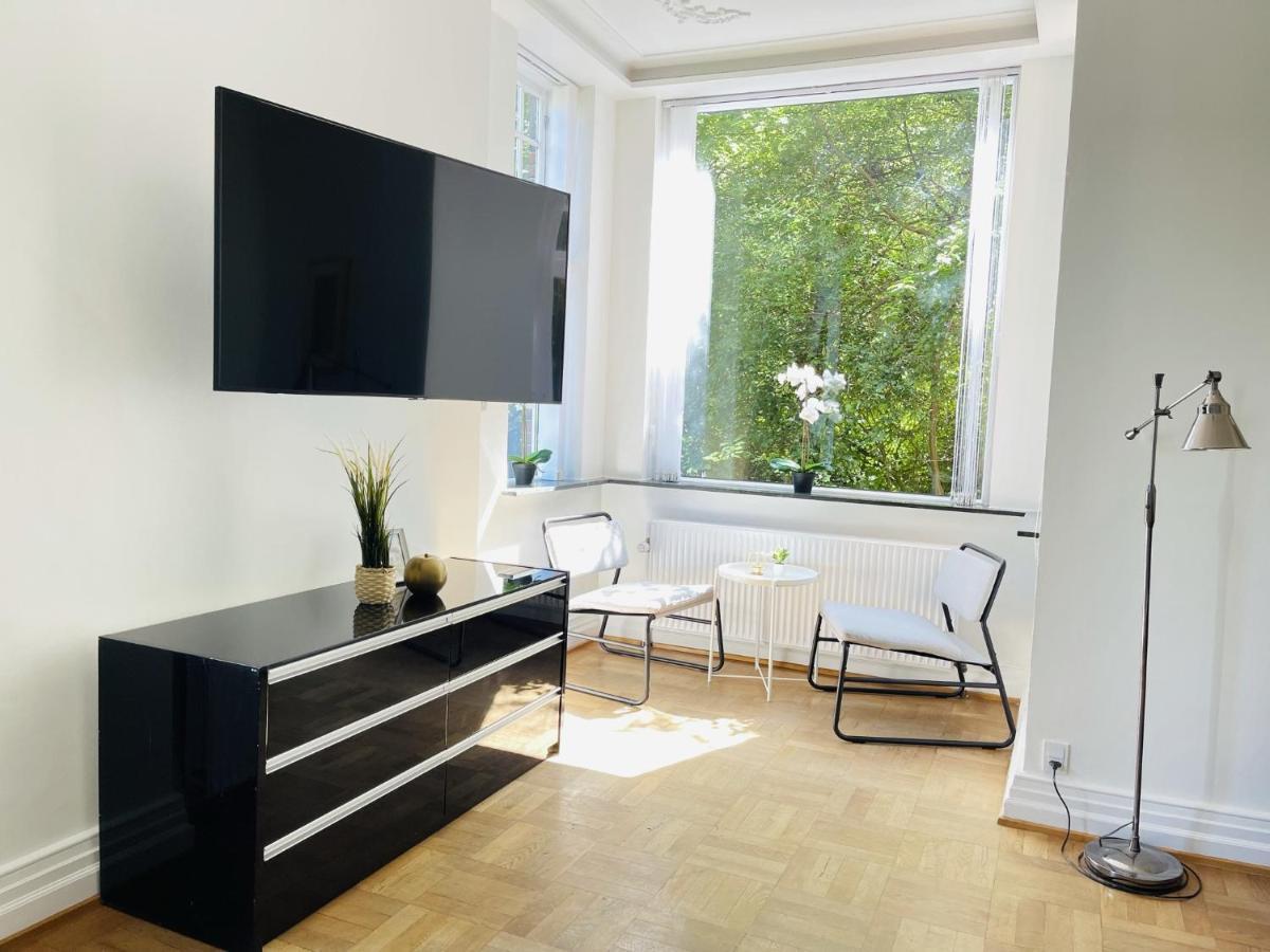 Aday - Aalborg Mansion - Open Bright Apartment With Garden 외부 사진